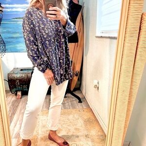 SiLK Lux Clio Blouse, Three-Button the Open Front, Excellent Condition,Size M